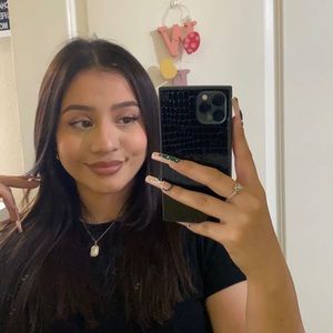 Meet your Posher, Ariana